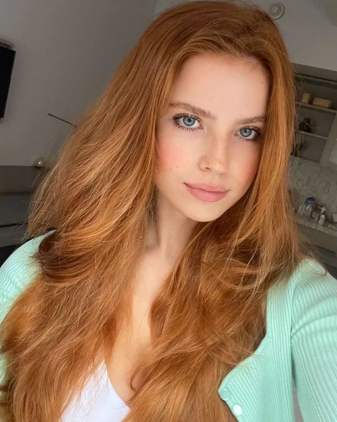 Emily deyt-aysage nude