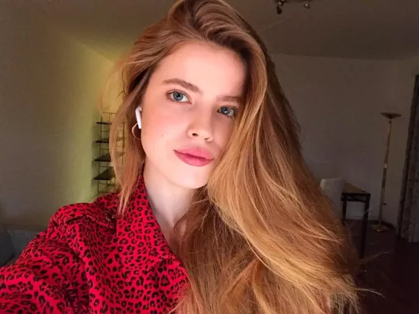 Emily Deyt-Aysage Emily Deyt-Aysage