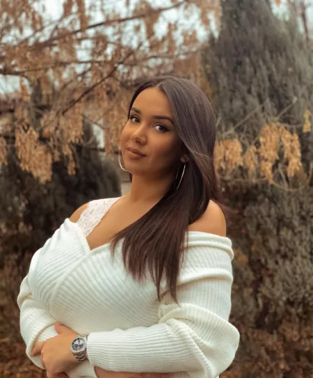 Emina JahicΜ