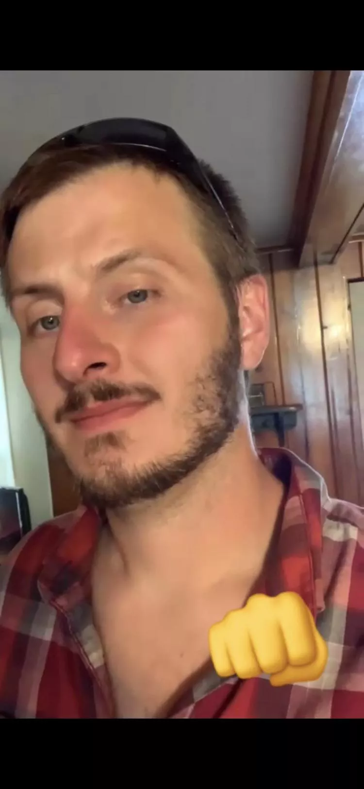 End of the year fist bump 👊 how’s everyone doing?