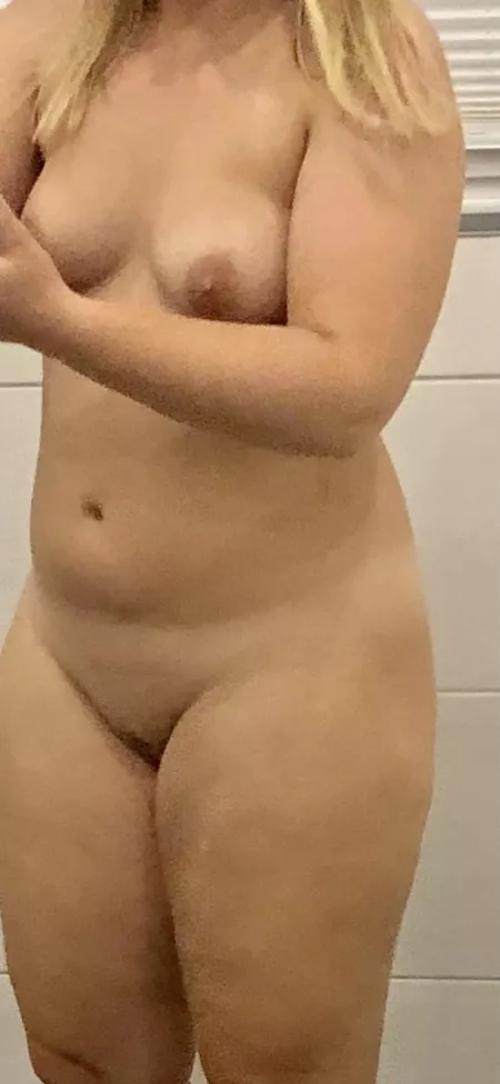 Enjoy my big areolas 😘 Enjoy my big areolas 😘