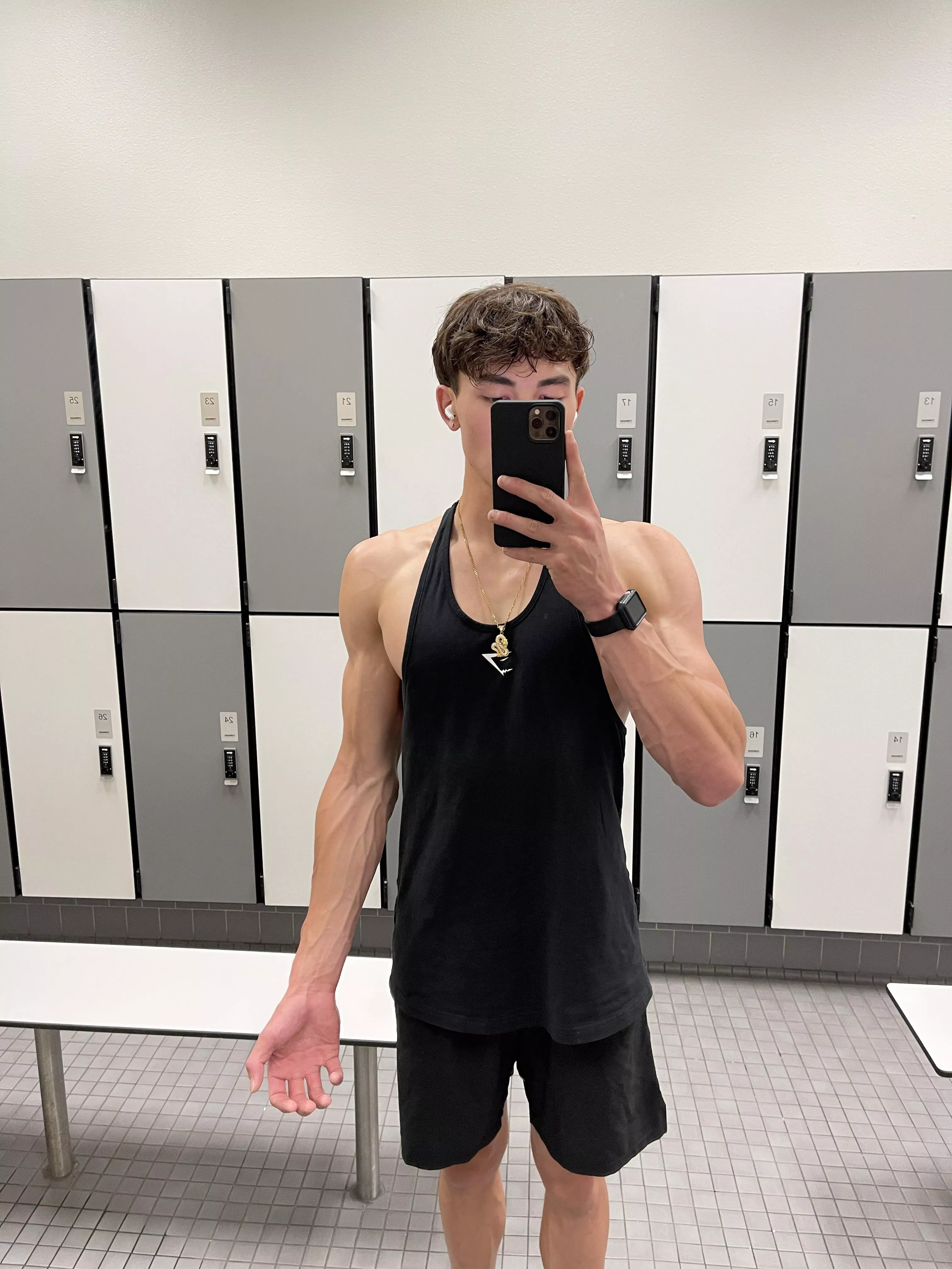 Enjoy the post workout pump ?