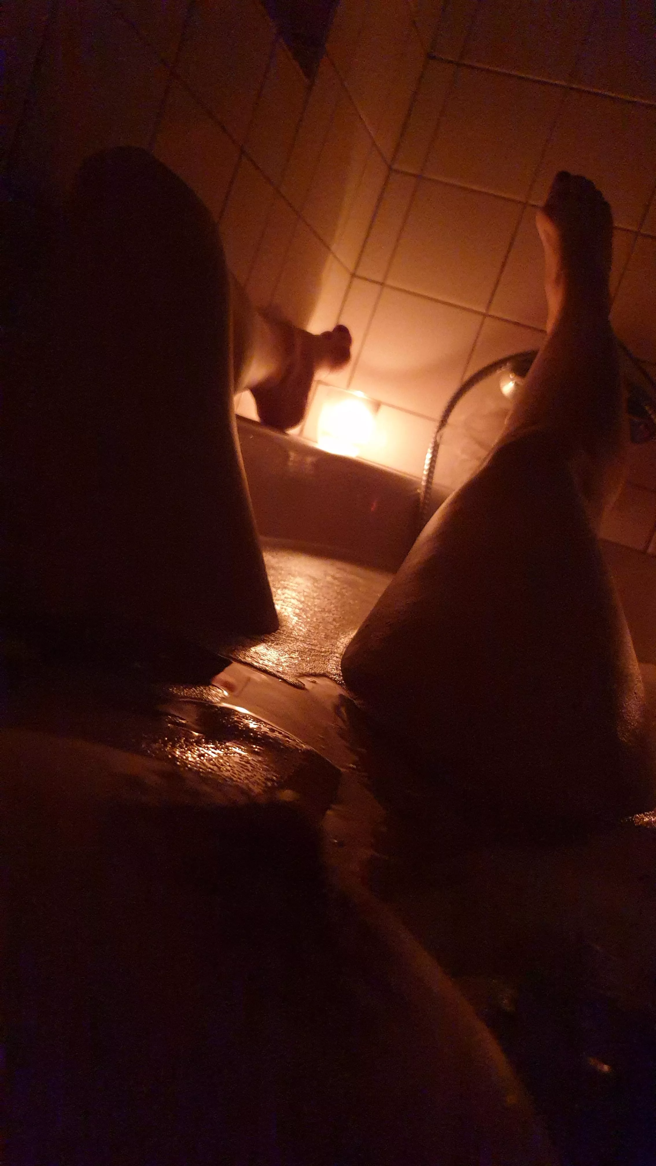 Enjoying a hot steamy bath 🍑 [OC] [F]