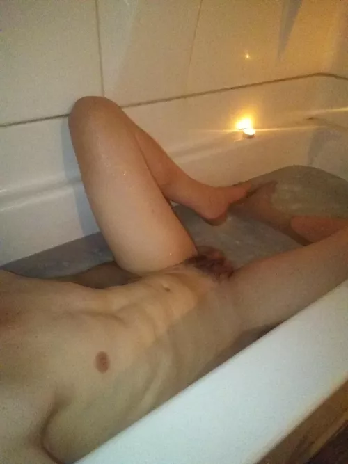 Enjoying my bath time π