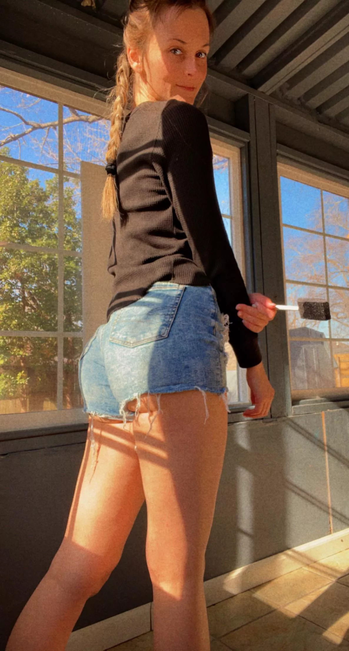 Enjoying the view? If so, you should come take a look at my naughty site😈 I promise it wont disapoint!👀😛