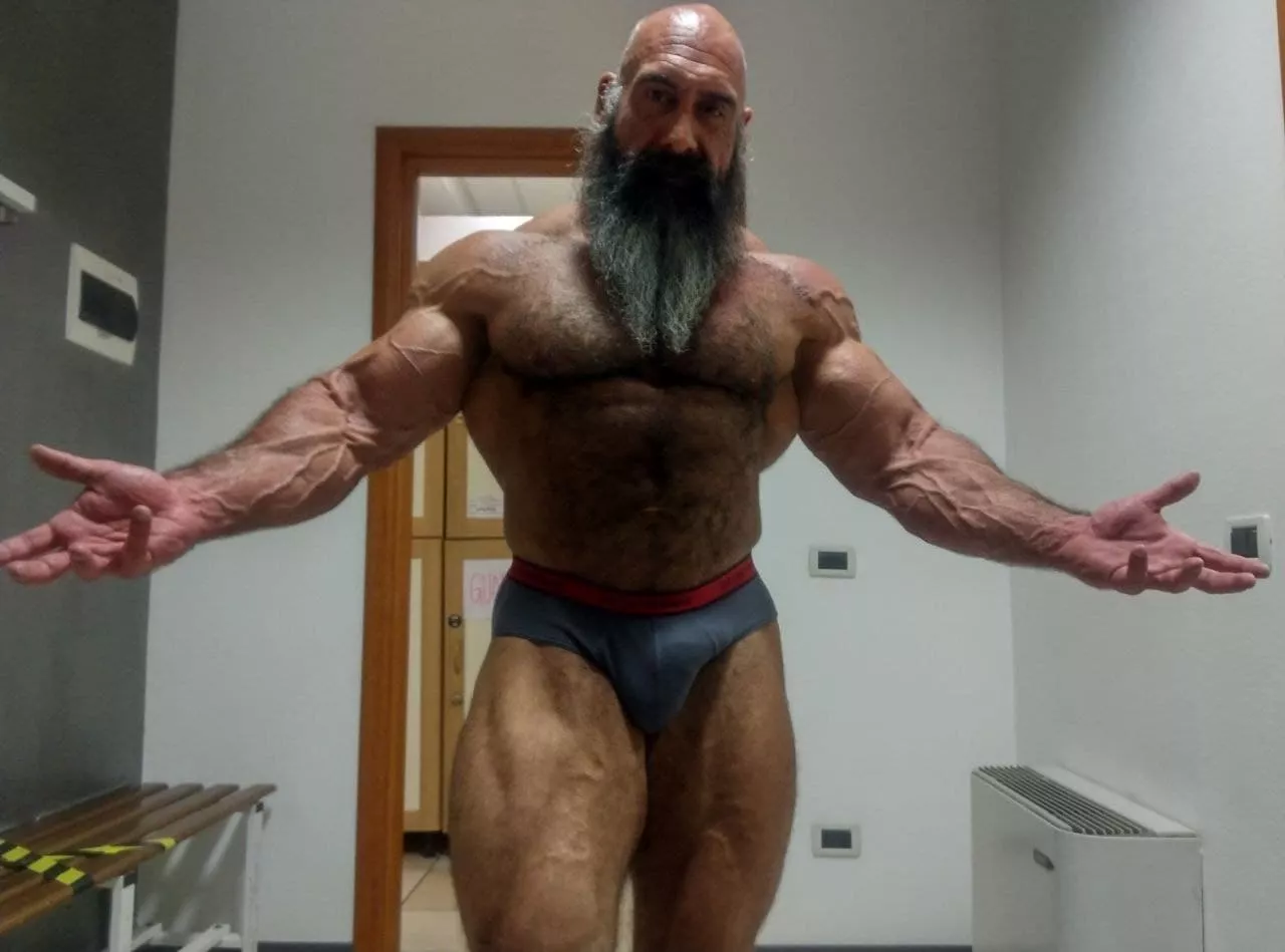 Enrico Magnani is pure perfection. Enrico Magnani is pure perfection.