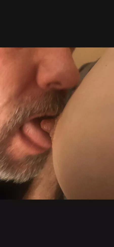 Erase my tongue, baby. Erase my tongue, baby.