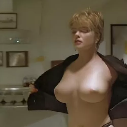 Erika Eleniak
