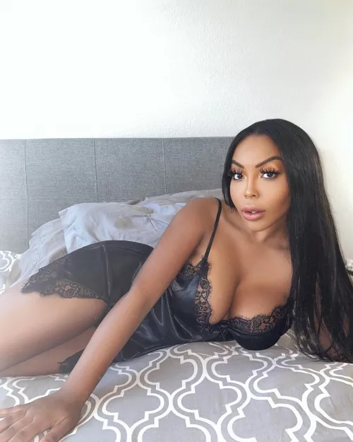 @erikayvonnerose