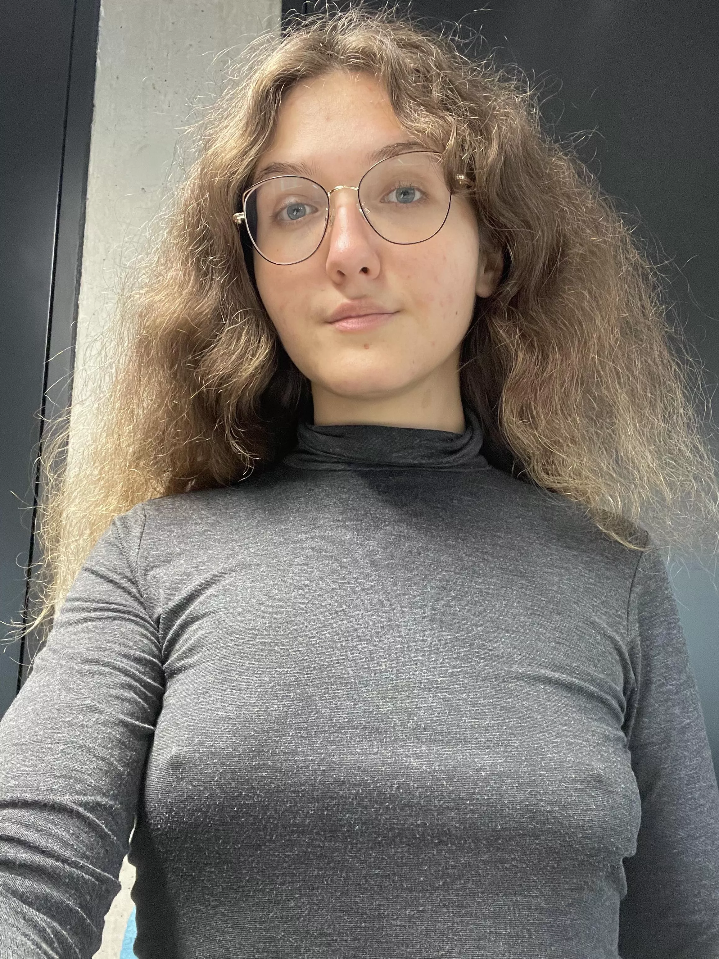 ermm how did I not know about this sub when I basically live braless in turtlenecks? π
 ermm how did I not know about this sub when I basically live braless in turtlenecks? π