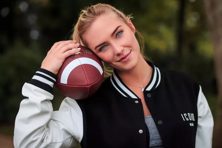 Eva Mikulska Eva Mikulska