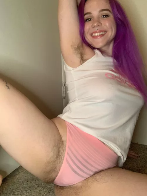 Even in clothes you can tell that I’m hairy af 😆