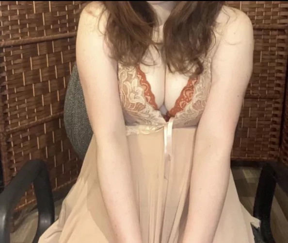 Even though I’m a married mom, it doesn’t mean we can’t cum together