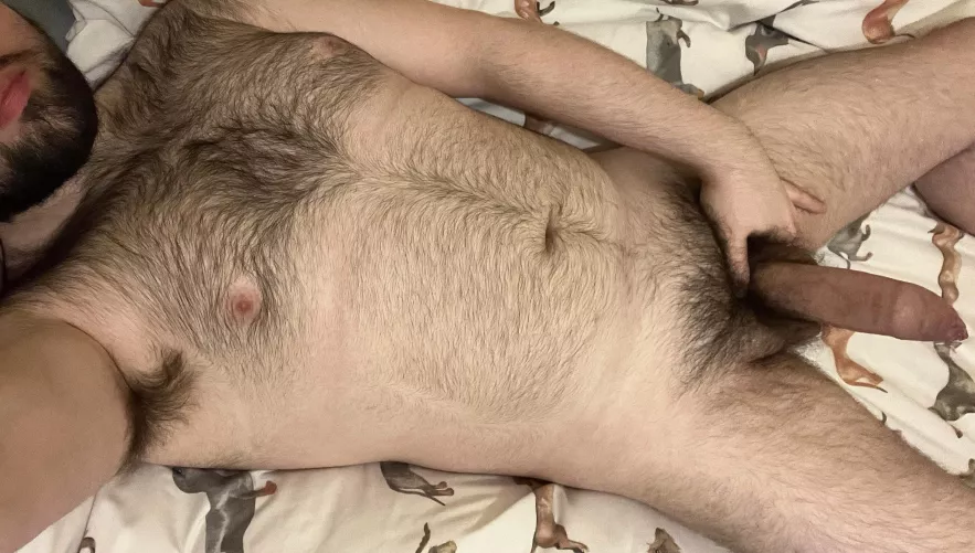Evening boys! Feeling so horny tonight, wanna help me out?