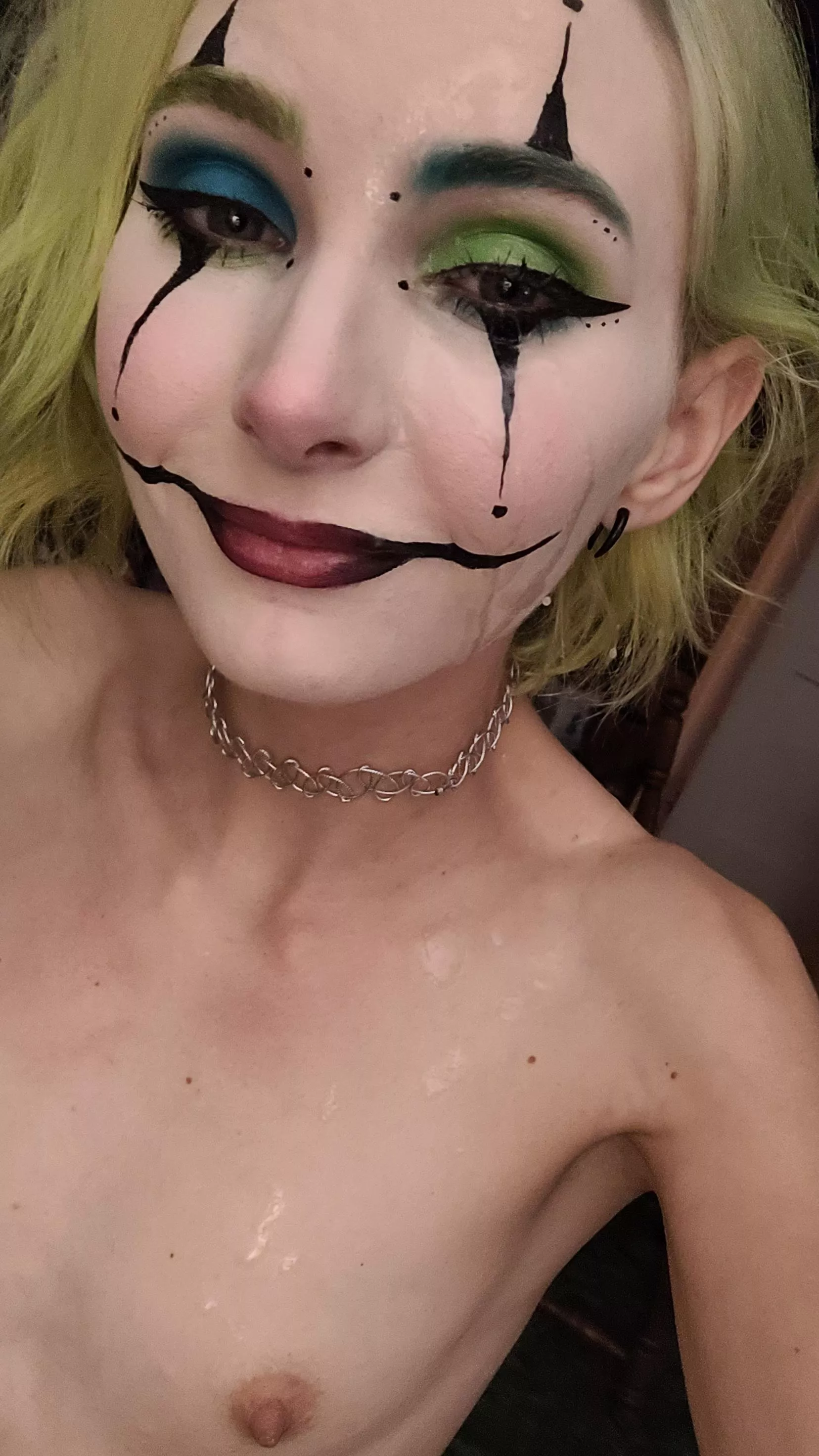 Ever been to a carnival? Let's play that game where you shoot the clown in the face. ? [26f]