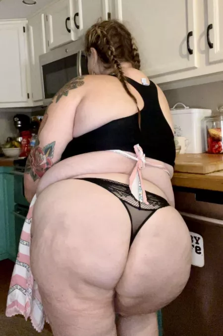 Ever fantasize of humping a kake in the kitchen? Ever fantasize of humping a kake in the kitchen?