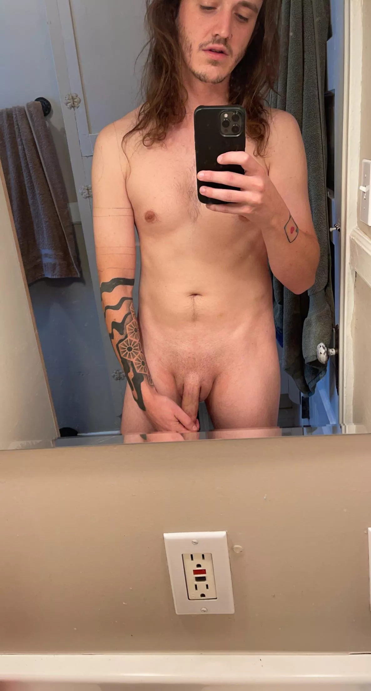 Every morning I wait for the shower to warm… who’s joining me? 😈