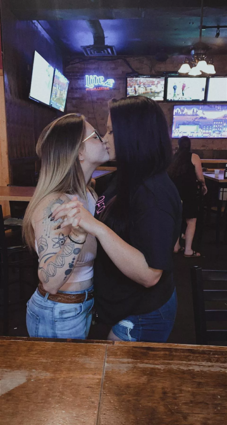 Every person in that bar watched us kiss all night π€£ Every person in that bar watched us kiss all night π€£