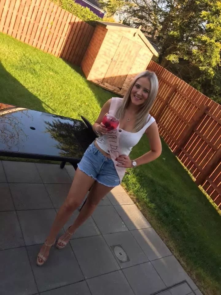 Everybody needs good neighbours Everybody needs good neighbours