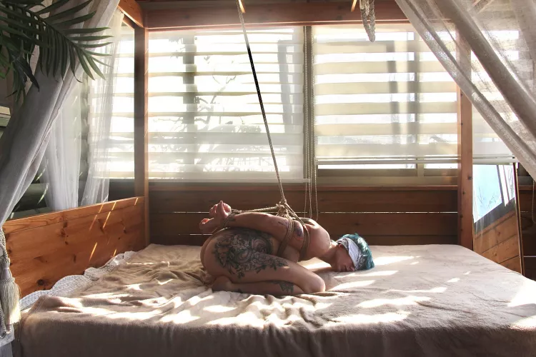 Everyone would like to see a gi[F]t like she on their bed❤️‍🔥❤️‍🔥