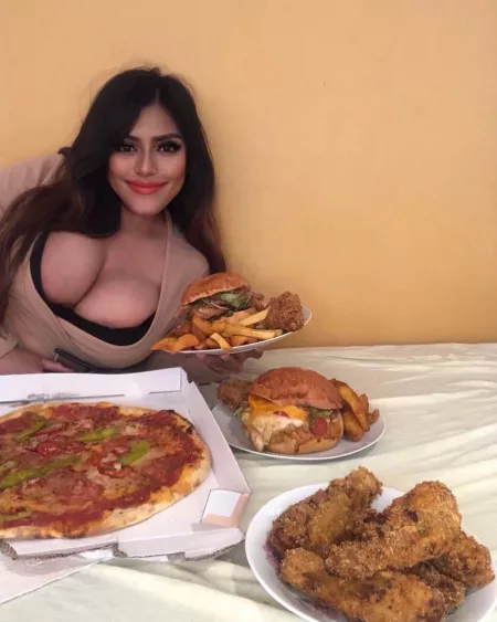 Exam went bad today, you can see it in my fake smile๐ญ so I impulsively ordered some food to comfort me ๐ฅฒ care to join? Exam went bad today, you can see it in my fake smile๐ญ so I impulsively ordered some food to comfort me ๐ฅฒ care to join?