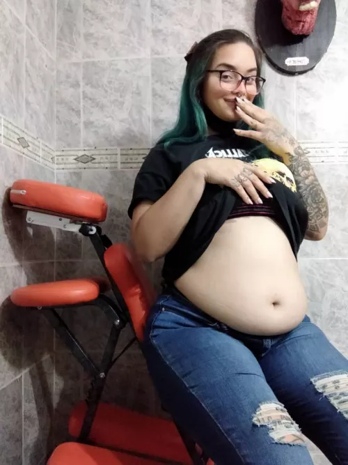 Exclusive content? Kik and Instagram: @kg.belly