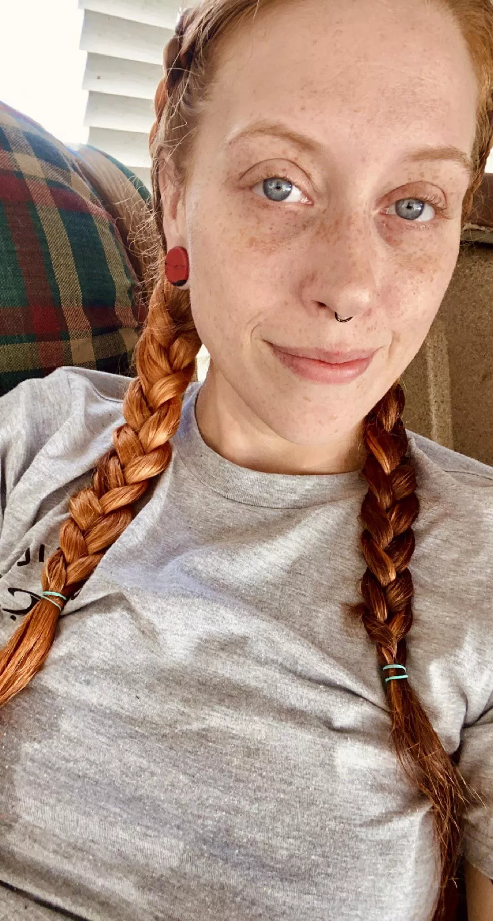 excuse the wet hair 😋 freckleface 🖤✨🖤 excuse the wet hair 😋 freckleface 🖤✨🖤