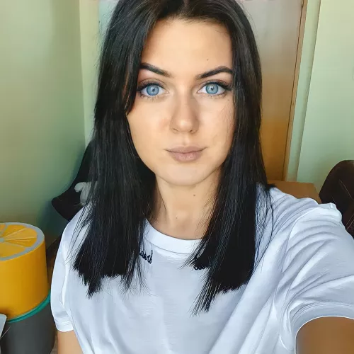 EYES EYES