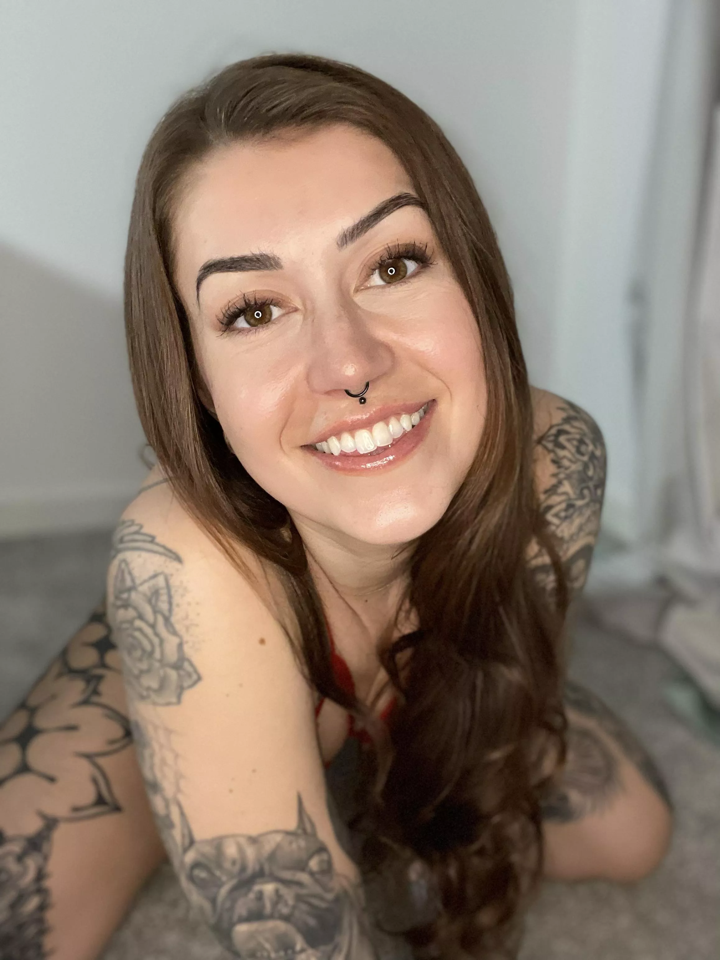 Eyes v smile. Eyes v smile.