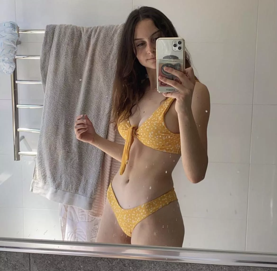F 19 bi looking for females F 19 bi looking for females