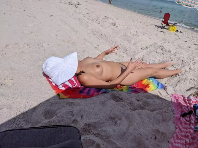 [F] 26, 154, 5'7 sunlight needed please 🥺