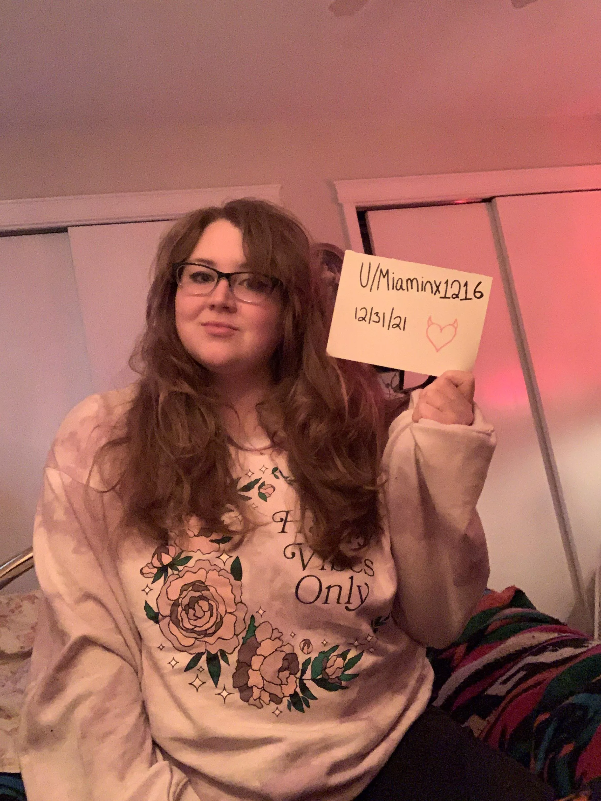 F 30 help a girl get verified? F 30 help a girl get verified?