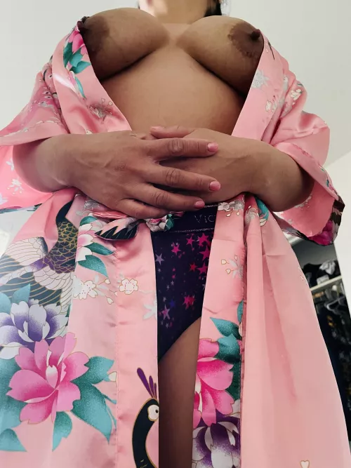 (F) 40 Asian mommy needs a cub. Any volunteers?