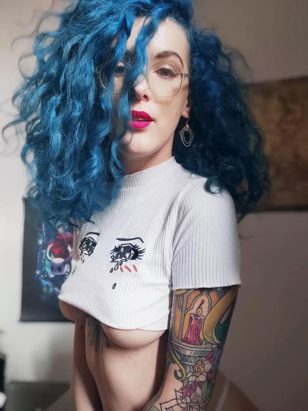 [F] A little knight is guarding this underboob