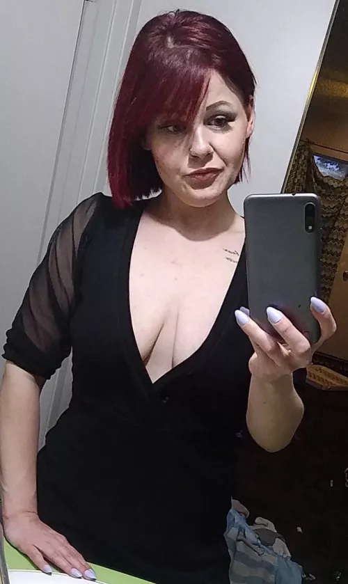 [F] Bad news in a black dress ?