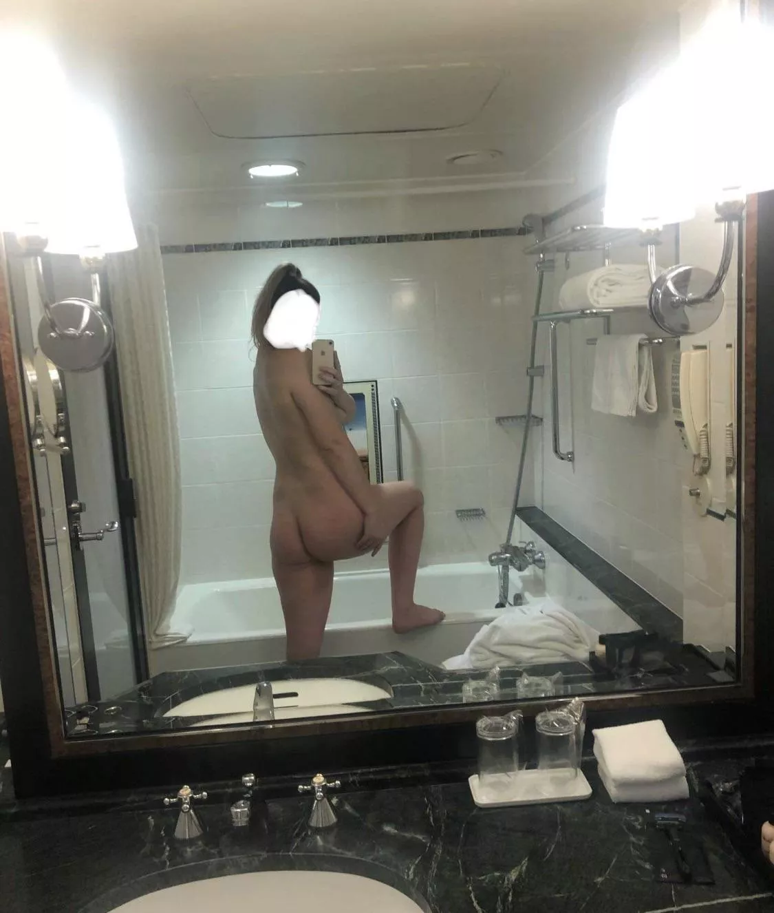 (F) cute mirror pic (F) cute mirror pic