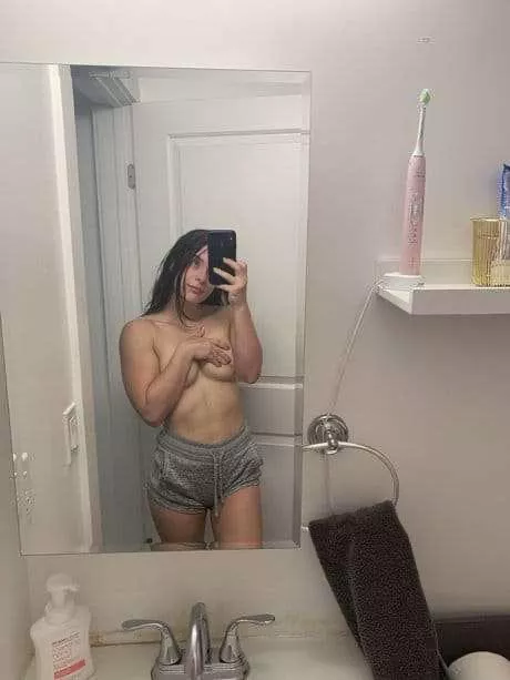 (f) Dm me