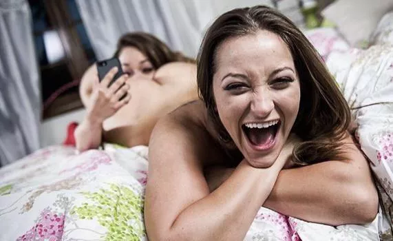 [F] [F] I too like to take pics of what I eat too