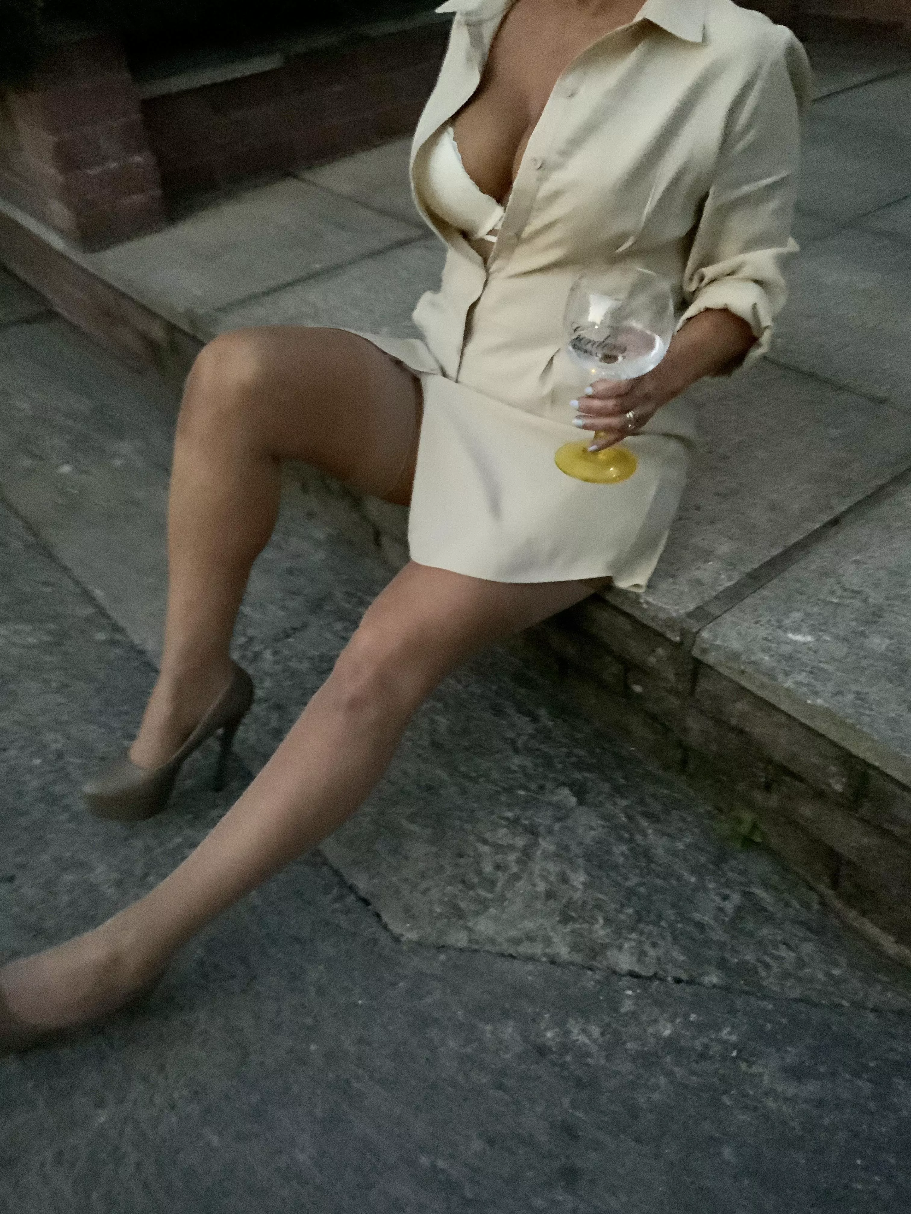 (F) Few drinks after work π·π· (F) Few drinks after work π·π·