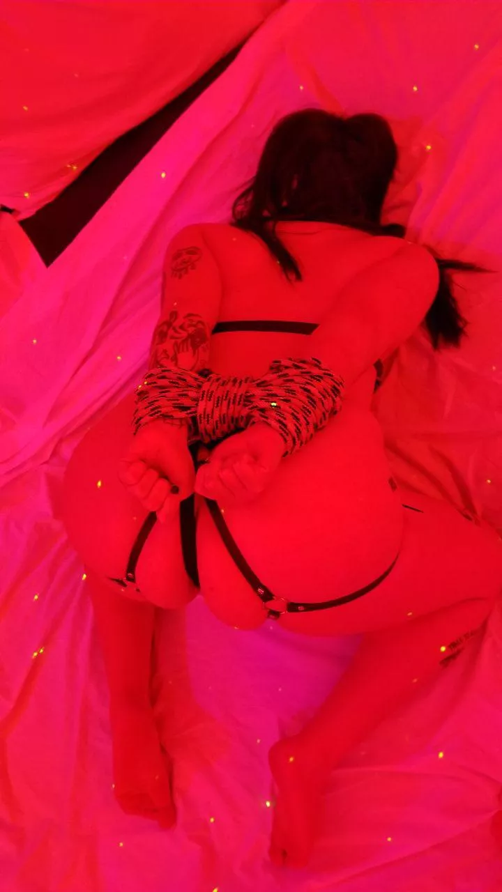 [F] Give this ass a huge slap 🥵