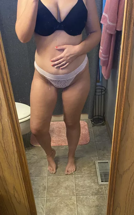 [f] Happy hump day 💋