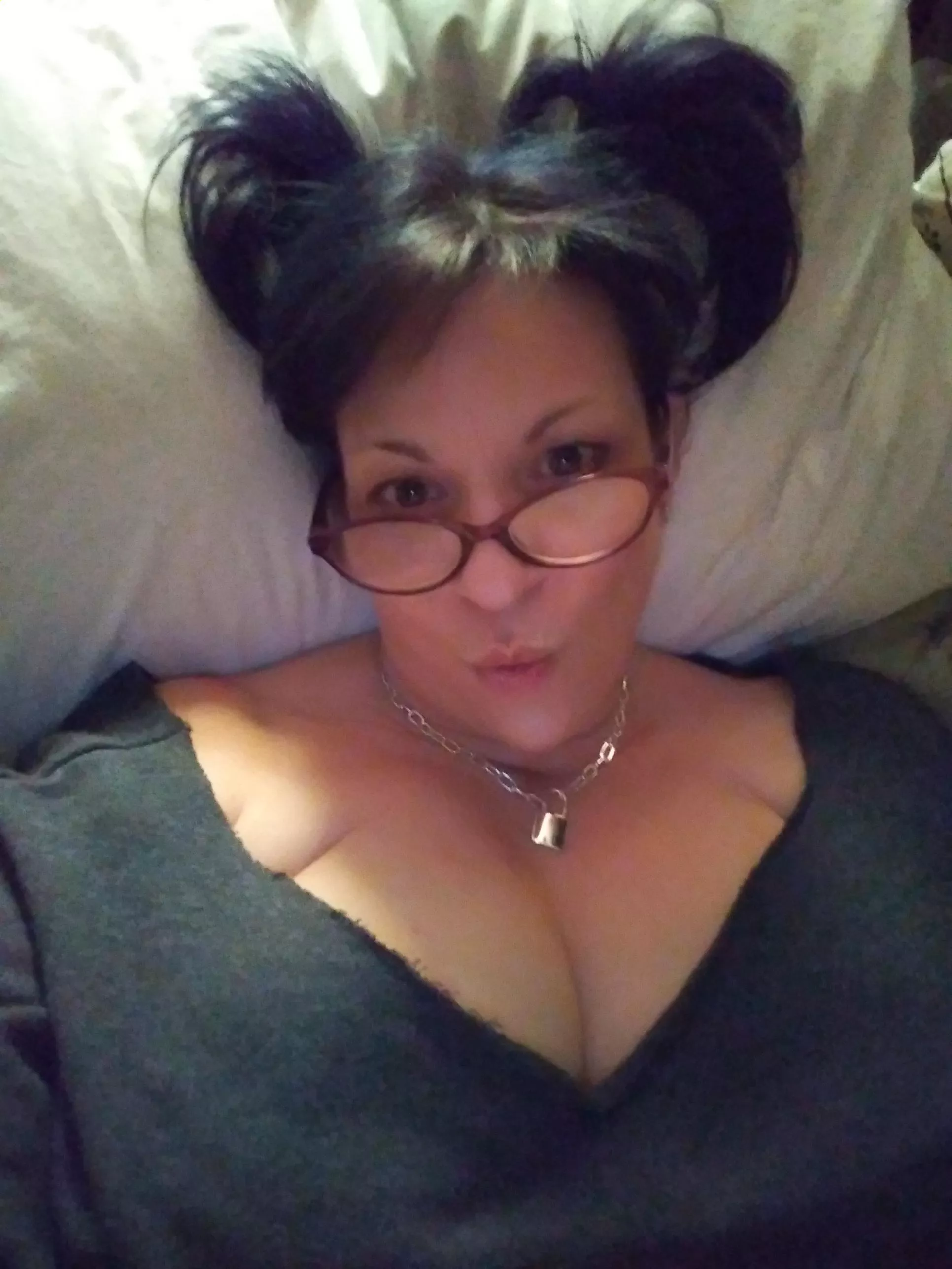 (F) I hate when I can't sleep..grrr