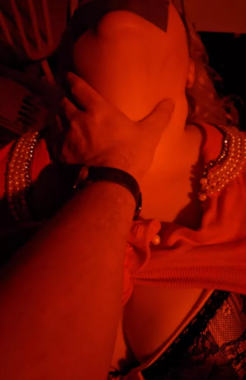 [F] I have been a bad girl, teach me a lesson sir