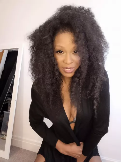 [f] if you get a little closer can you see my freckles?..