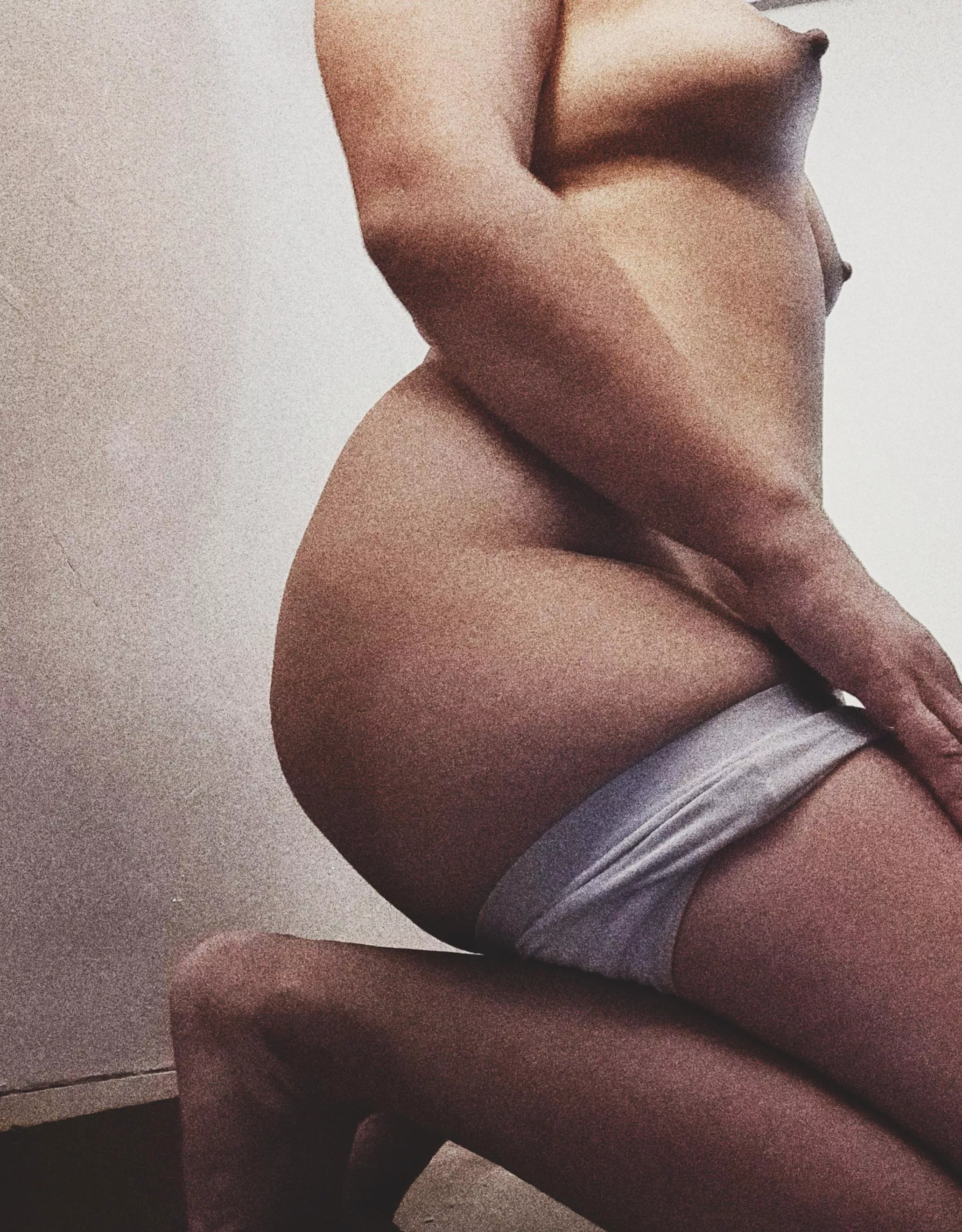 [F] I'm not that fat am I? 🥺 Would you still want me? 👉👈