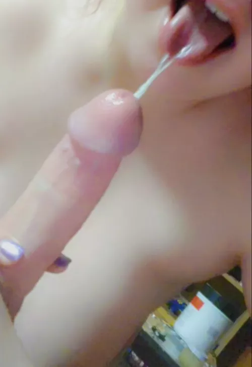 [F] i'm on this new diet called nothing but daddy's cum. Anyone want to try it with me? 😈