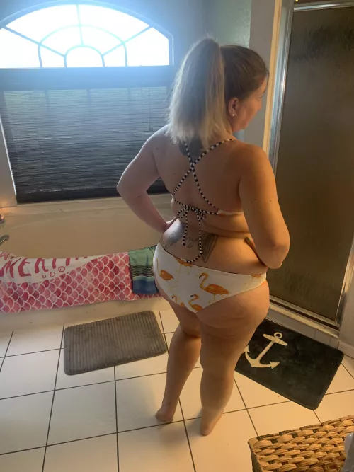 (F) is my ass too big? (F) is my ass too big?