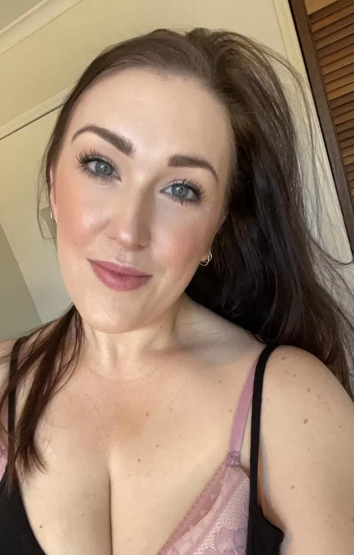 [F] It’s my Friday 🙌🏻 Today’s mum joke: How do you find Will Smith in the snow?