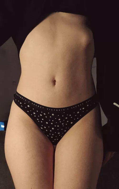 [f] Kinda spooky in my hoodie and thong🖤💀