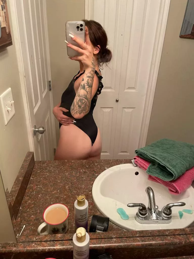 [f] looking for a bull to use me an fill me up😈